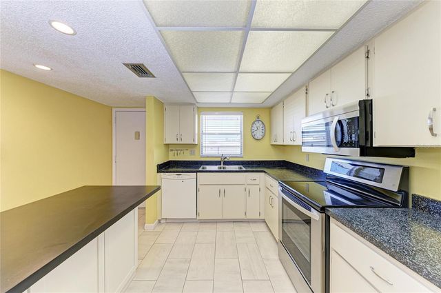 3983 MACEACHEN BOULEVARD 434, Sarasota, FL 34233