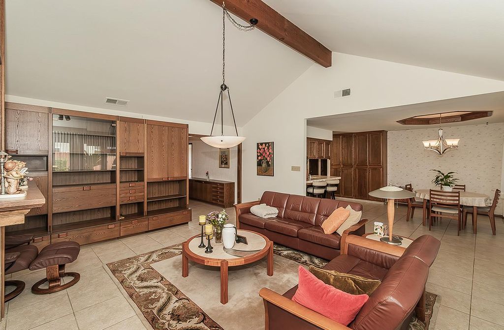 Image 11 of property listing at 7355 N Pacific Avenue, Fresno, CA 93711