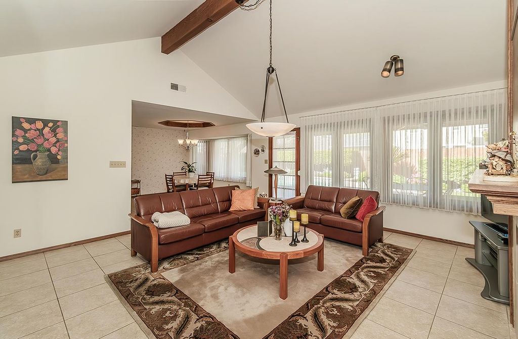 Image 12 of property listing at 7355 N Pacific Avenue, Fresno, CA 93711