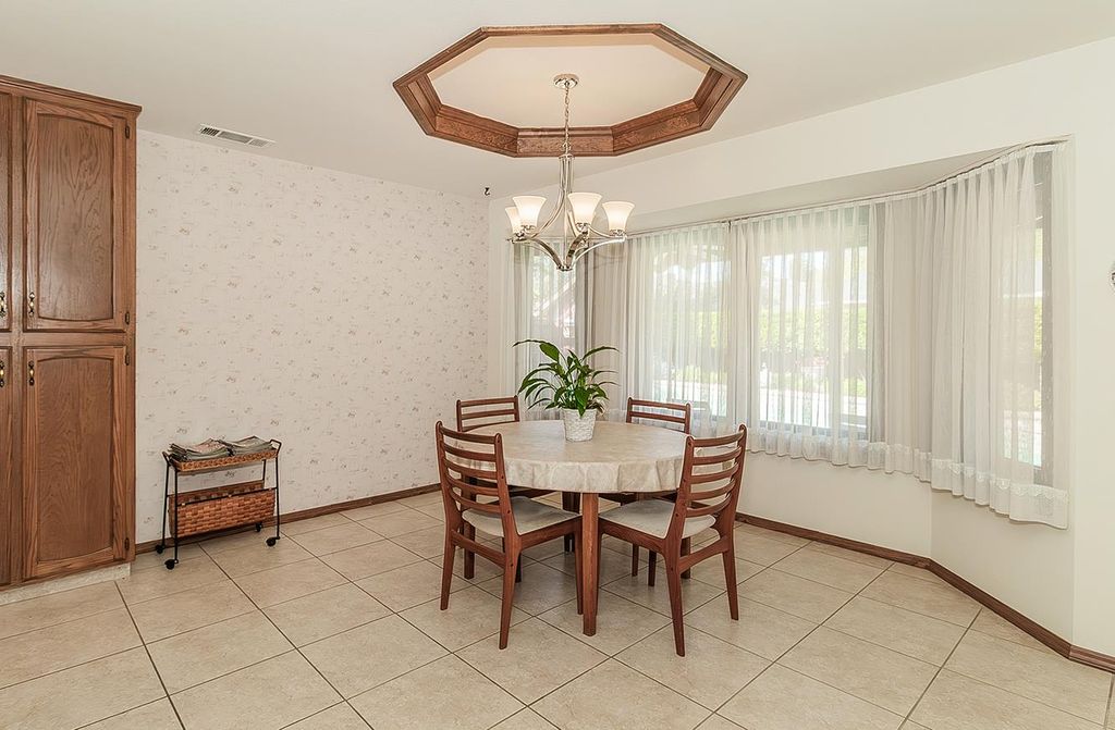 Image 13 of property listing at 7355 N Pacific Avenue, Fresno, CA 93711