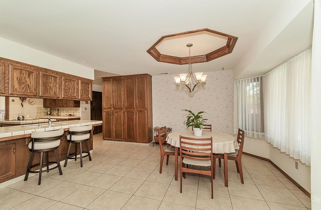 Image 14 of property listing at 7355 N Pacific Avenue, Fresno, CA 93711