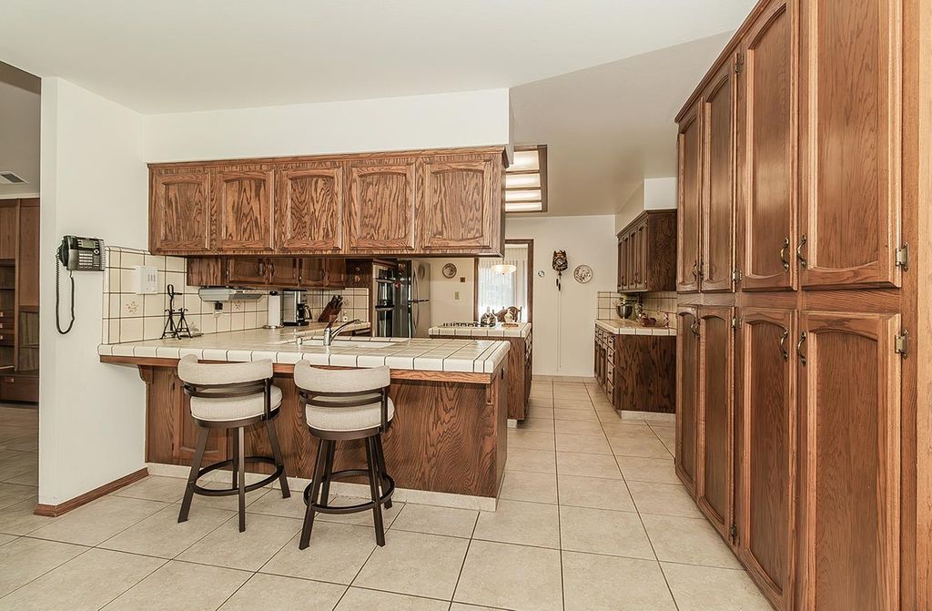 Image 15 of property listing at 7355 N Pacific Avenue, Fresno, CA 93711