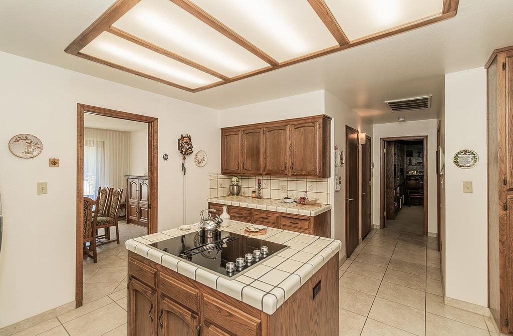 Image 18 of property listing at 7355 N Pacific Avenue, Fresno, CA 93711