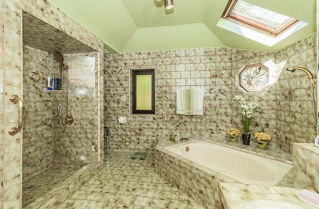 Image 23 of property listing at 7355 N Pacific Avenue, Fresno, CA 93711