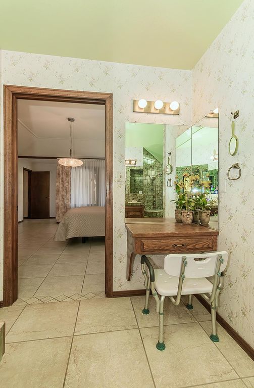 Image 24 of property listing at 7355 N Pacific Avenue, Fresno, CA 93711