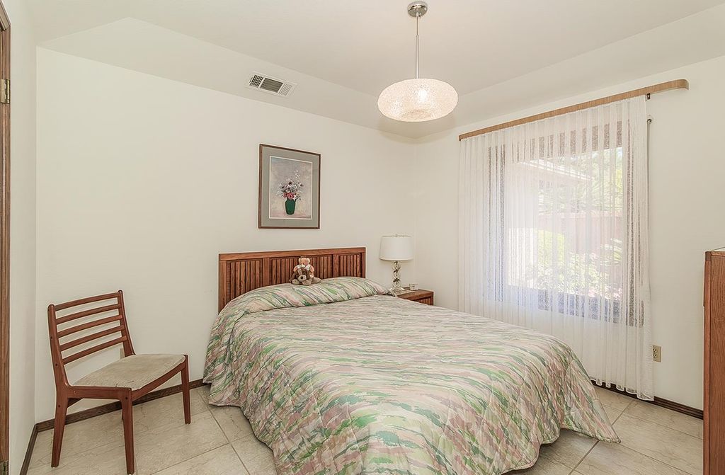 Image 25 of property listing at 7355 N Pacific Avenue, Fresno, CA 93711