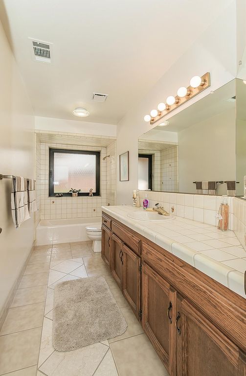 Image 27 of property listing at 7355 N Pacific Avenue, Fresno, CA 93711