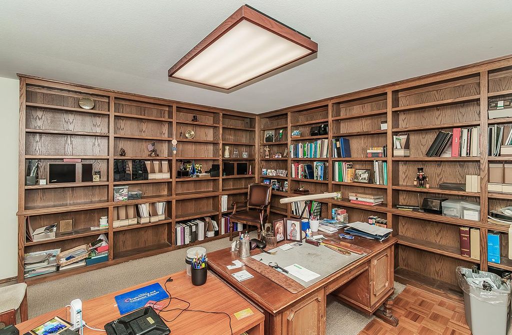 Image 33 of property listing at 7355 N Pacific Avenue, Fresno, CA 93711