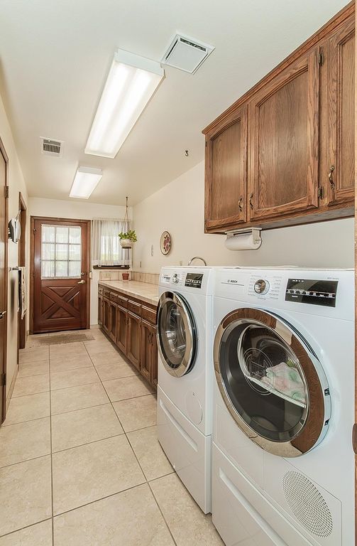 Image 34 of property listing at 7355 N Pacific Avenue, Fresno, CA 93711