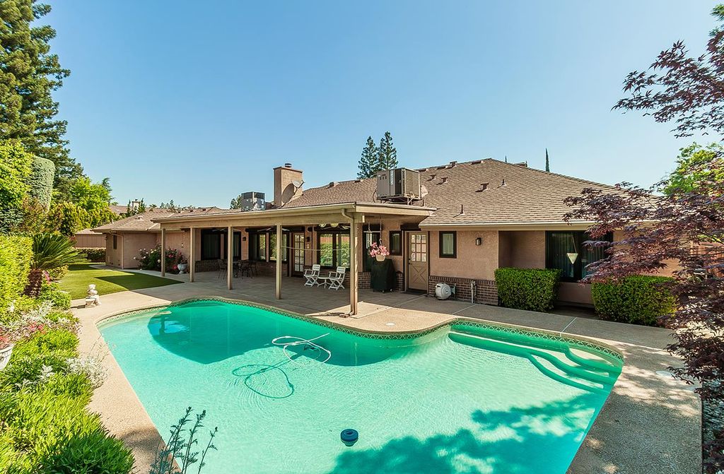 Image 43 of property listing at 7355 N Pacific Avenue, Fresno, CA 93711