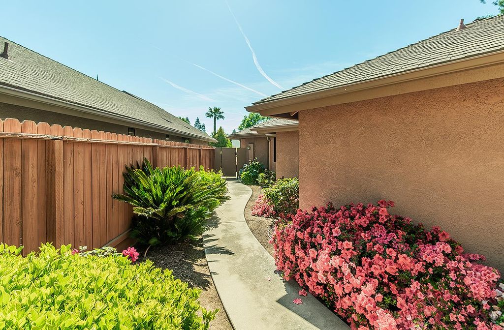 Image 47 of property listing at 7355 N Pacific Avenue, Fresno, CA 93711