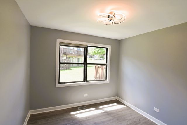 1305 Bamburg Court C, Hanover Park, IL 60133