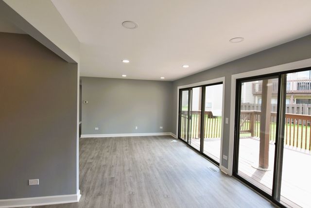1305 Bamburg Court C, Hanover Park, IL 60133