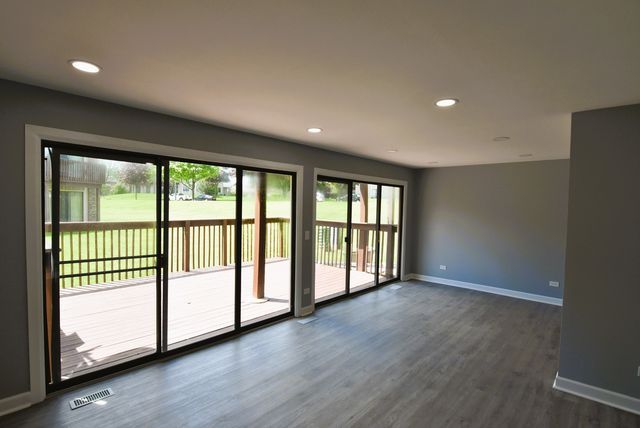 1305 Bamburg Court C, Hanover Park, IL 60133