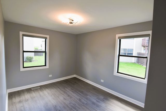 1305 Bamburg Court C, Hanover Park, IL 60133