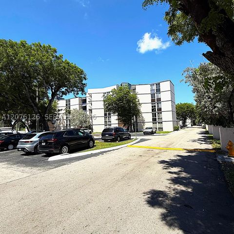 7035 NW 186th St D110, Hialeah, FL 33015