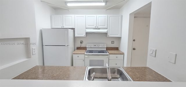 7035 NW 186th St D110, Hialeah, FL 33015