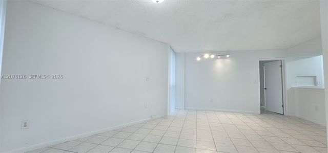 7035 NW 186th St D110, Hialeah, FL 33015