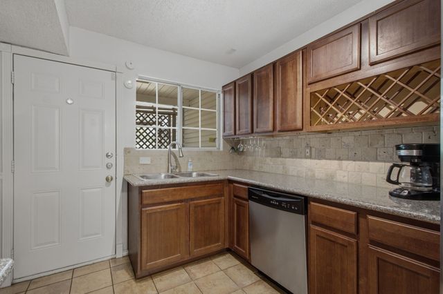 840 Creekside Drive, Lewisville, TX 75067