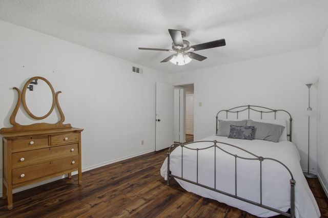 840 Creekside Drive, Lewisville, TX 75067