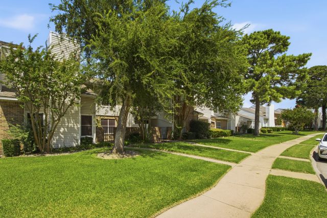 840 Creekside Drive, Lewisville, TX 75067