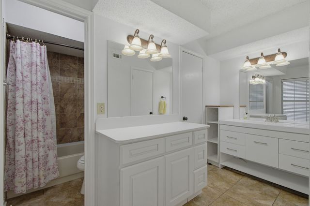 840 Creekside Drive, Lewisville, TX 75067