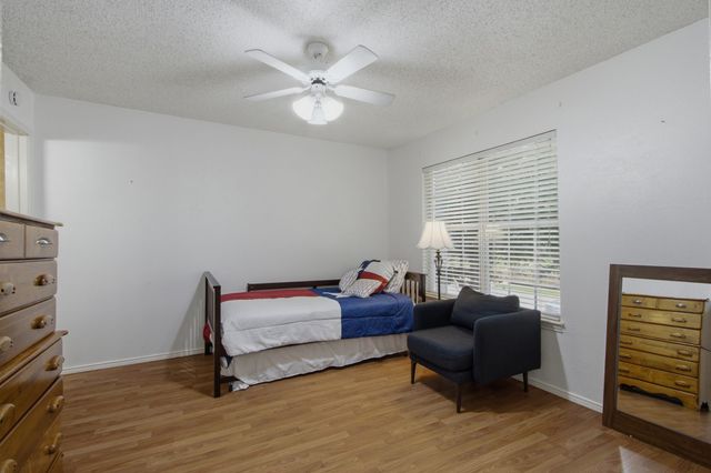 840 Creekside Drive, Lewisville, TX 75067
