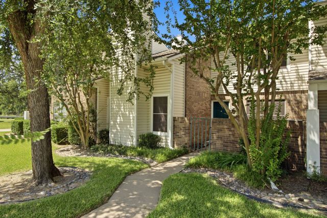 840 Creekside Drive, Lewisville, TX 75067