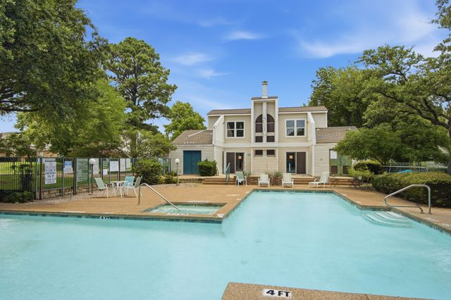 840 Creekside Drive, Lewisville, TX 75067