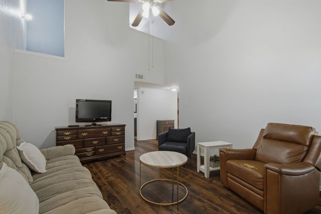 840 Creekside Drive, Lewisville, TX 75067