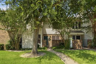 840 Creekside Drive, Lewisville, TX 75067