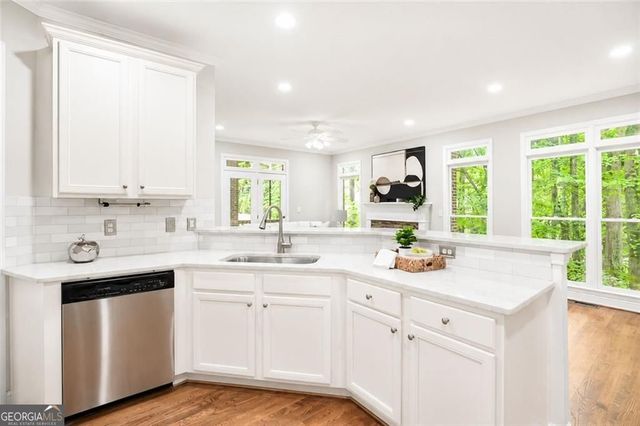7255 Village Creek Trace, Atlanta, GA 30328