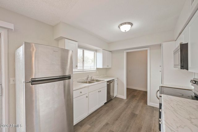 1339 N HILLCREST Circle, Mesa, AZ 85201