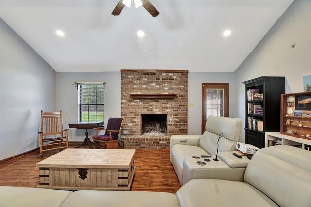 9634 Highway 21 W, North Zulch, TX 77872