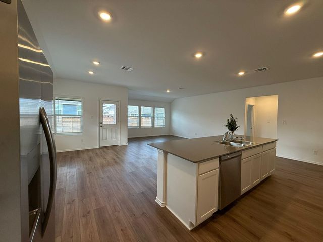 290 Gresham, Kyle, TX 78640