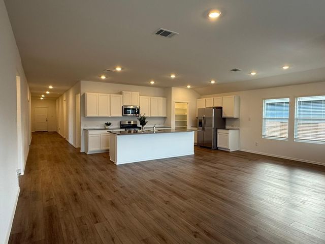 290 Gresham, Kyle, TX 78640