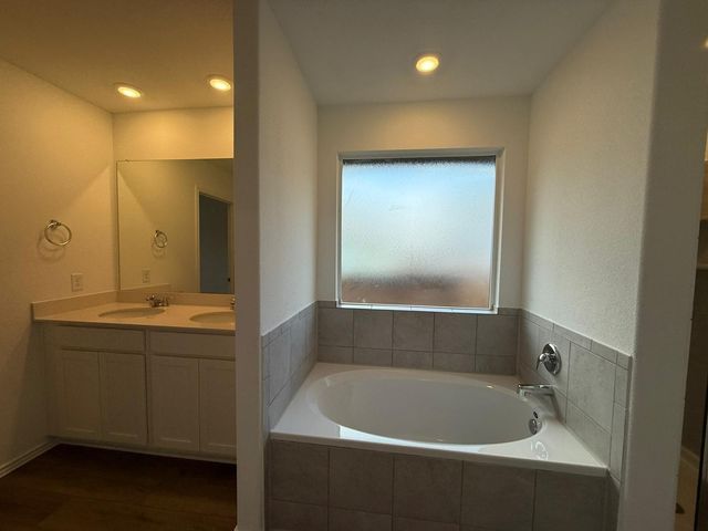 290 Gresham, Kyle, TX 78640