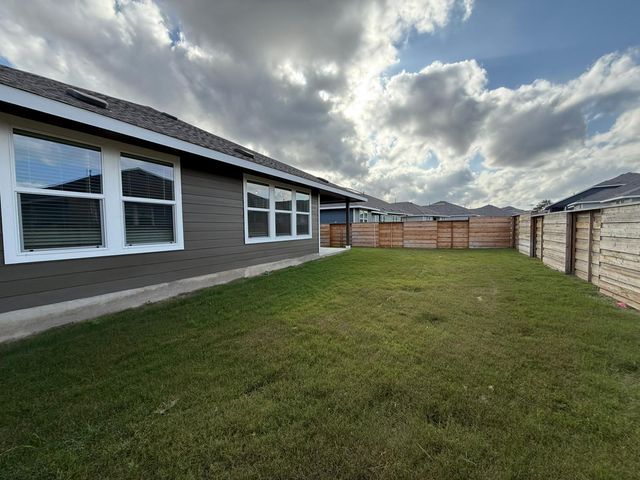 290 Gresham, Kyle, TX 78640