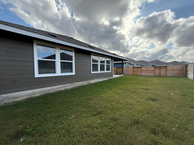 290 Gresham, Kyle, TX 78640