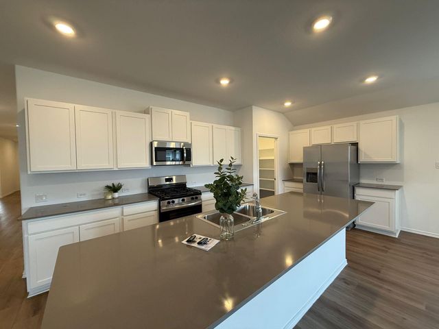 290 Gresham, Kyle, TX 78640