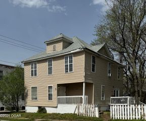409 W 3rd Street, Joplin, MO 64801
