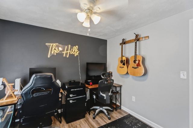 17 Dry Hollow Ln, Mashpee, MA 02649