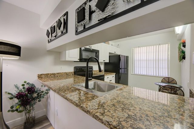 4502 Martinique Way E1, Coconut Creek, FL 33066