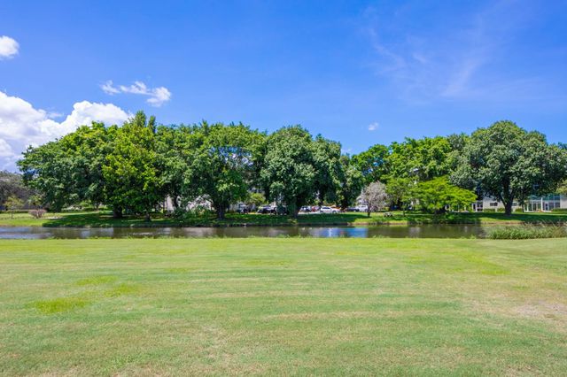 4502 Martinique Way E1, Coconut Creek, FL 33066