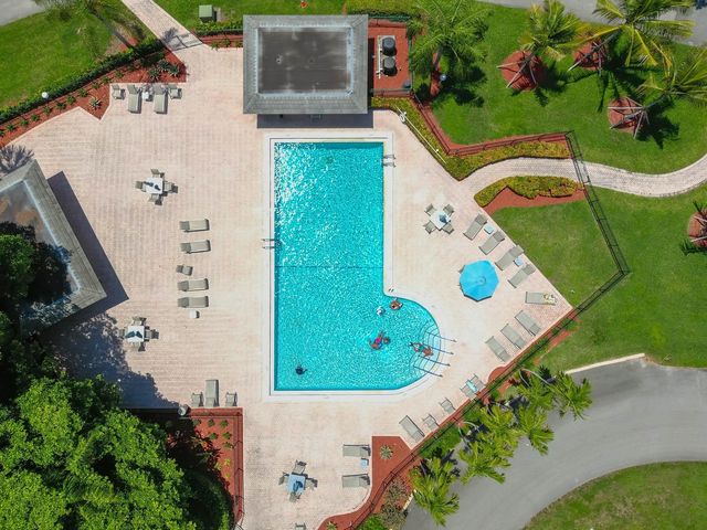 4502 Martinique Way E1, Coconut Creek, FL 33066