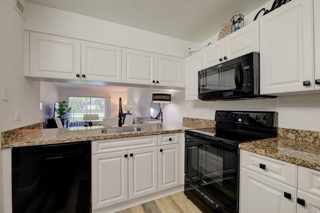 4502 Martinique Way E1, Coconut Creek, FL 33066