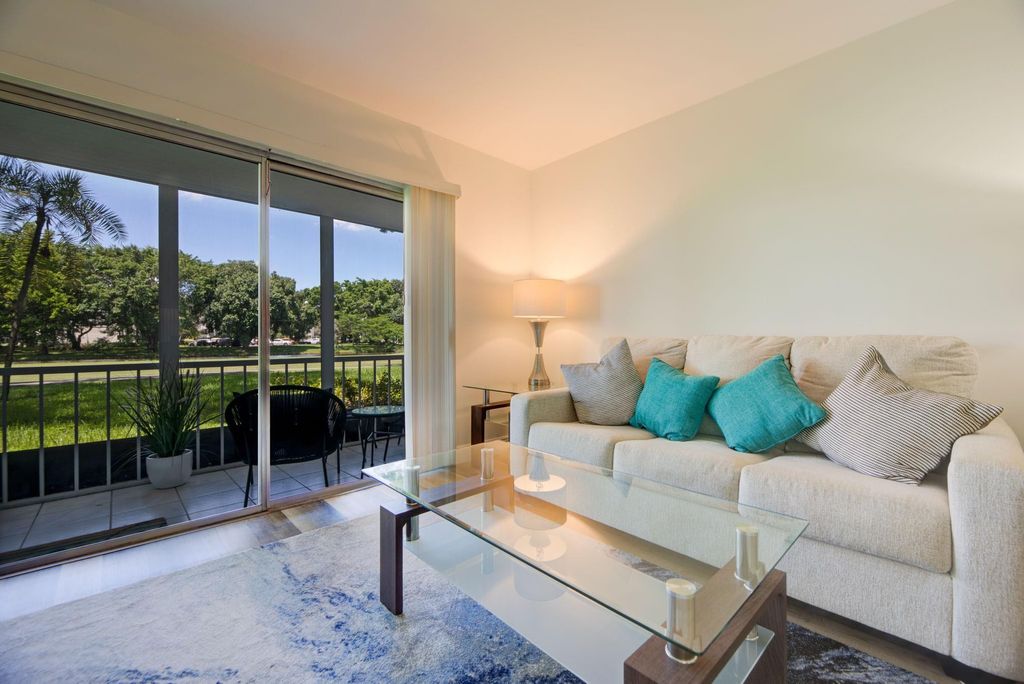 4502 Martinique Way E1, Coconut Creek, FL 33066