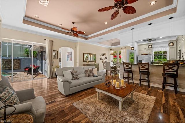 4830 Europa DR, Naples, FL 34105