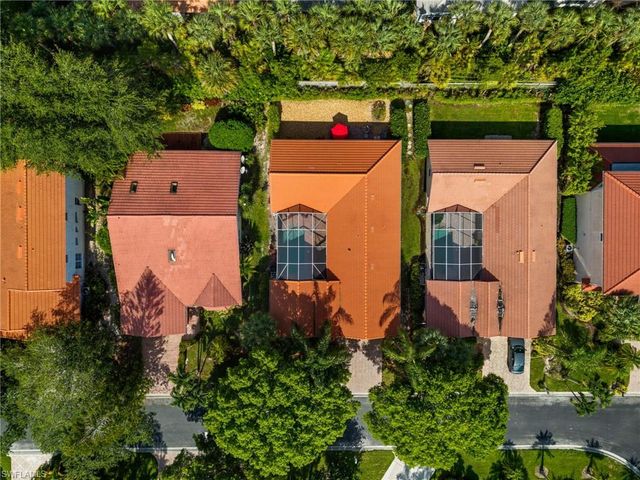 4830 Europa DR, Naples, FL 34105