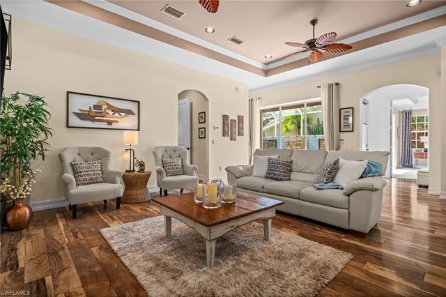 4830 Europa DR, Naples, FL 34105